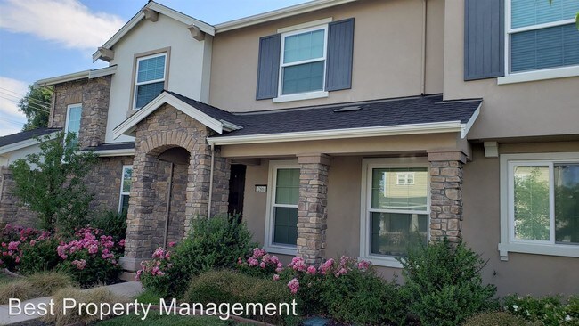 Building Photo - 4 br, 2.5 bath House - 286 N L St