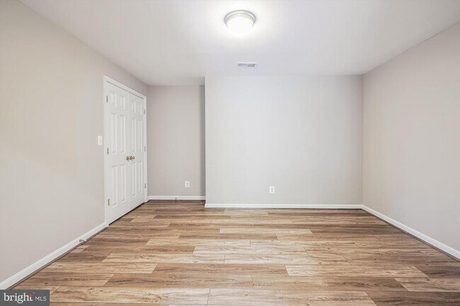 Building Photo - 2973 Myrtlewood Dr