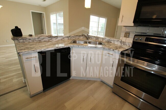 Building Photo - Beautiful 3BR Home in The Highlands Subdivision