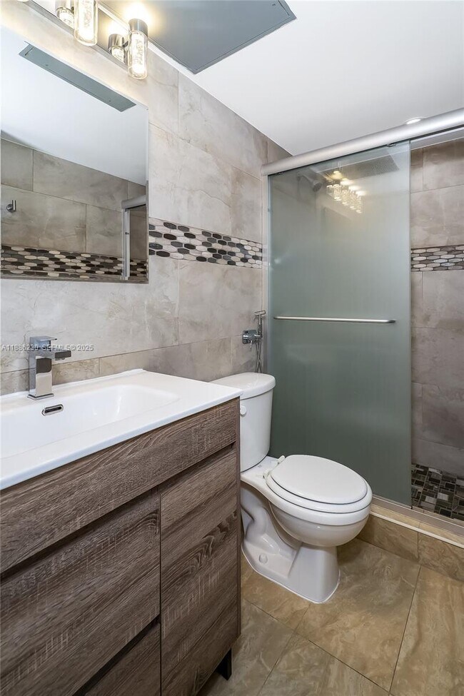 Building Photo - 2030 S Ocean Dr