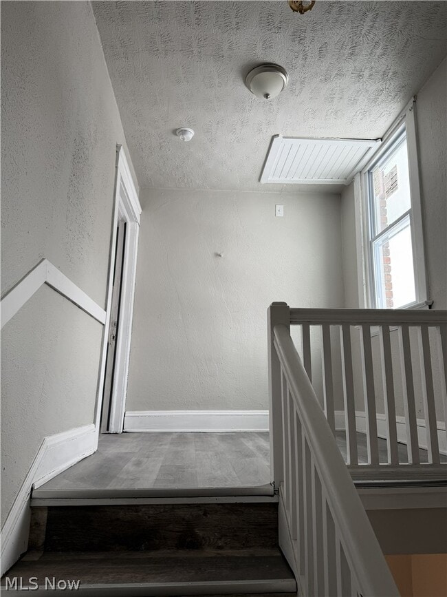 Building Photo - 15340 Yorick Ave