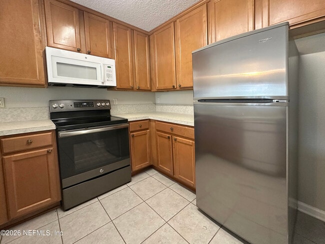 Building Photo - 1036 N Black Cherry Dr