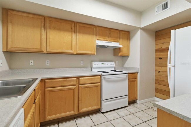 Building Photo - 1010 Villagio Cir