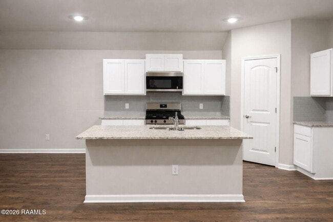 Building Photo - 234 Sidney Oaks Dr