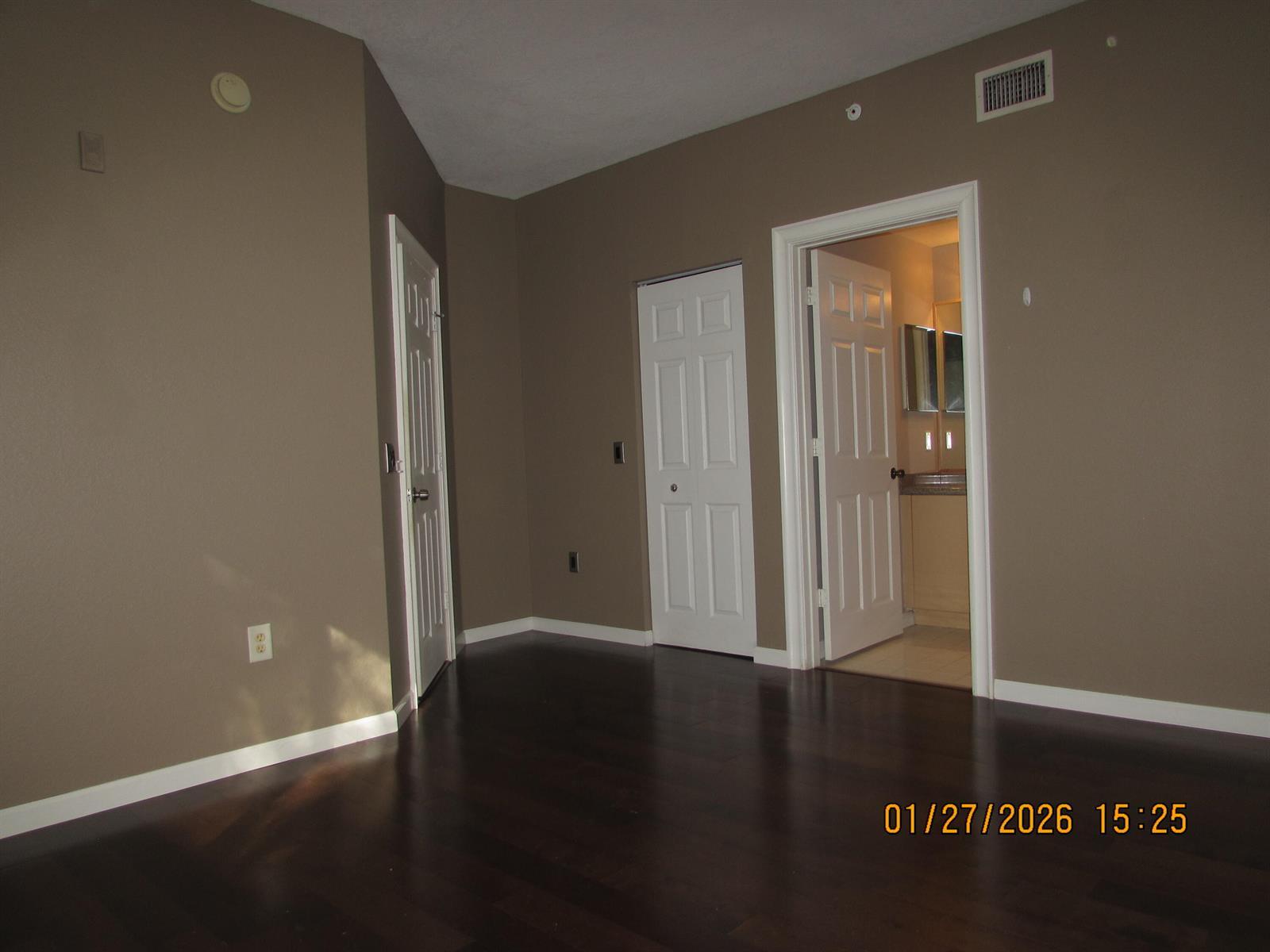 Building Photo - 350 Crestwood Cir