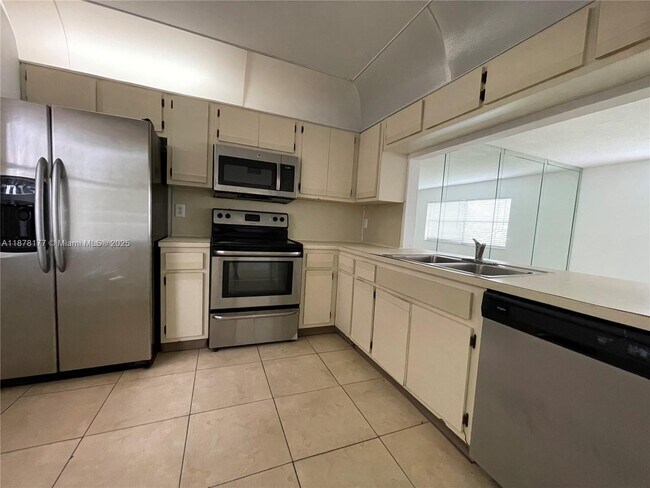 Primary Photo - 2390 Coral Springs Dr