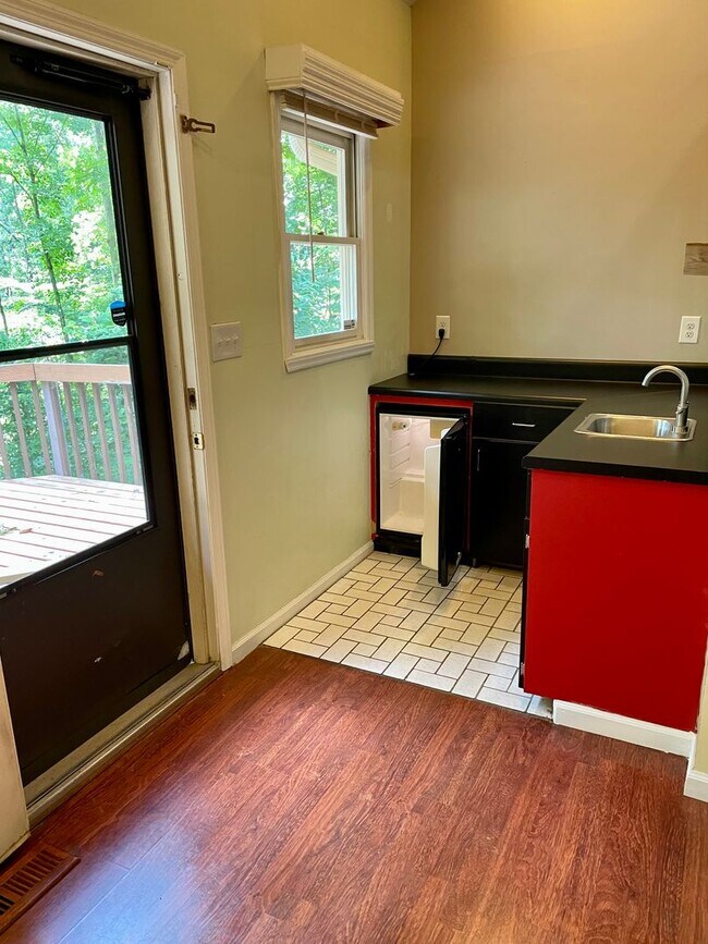 Building Photo - 418 Summit View Rd