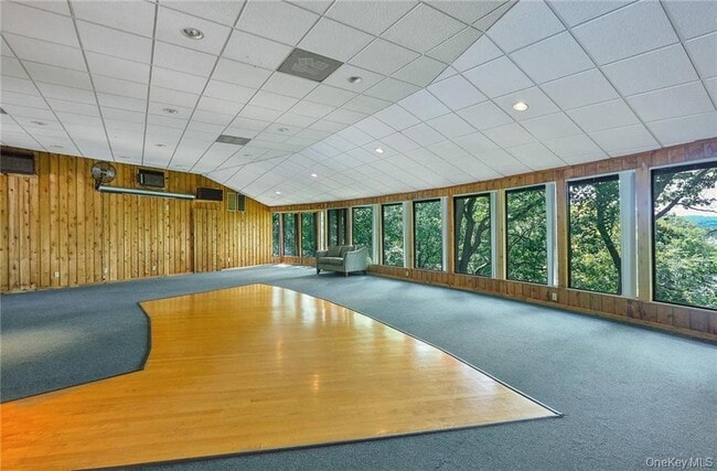 Building Photo - 126 Coachlight Square