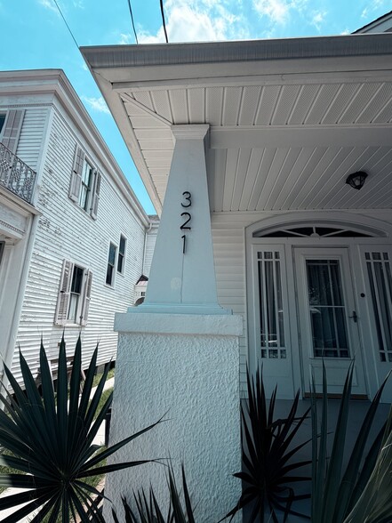 Building Photo - 321 Pelican Ave