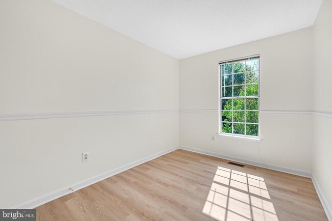 Building Photo - 2303 Massanutten Dr