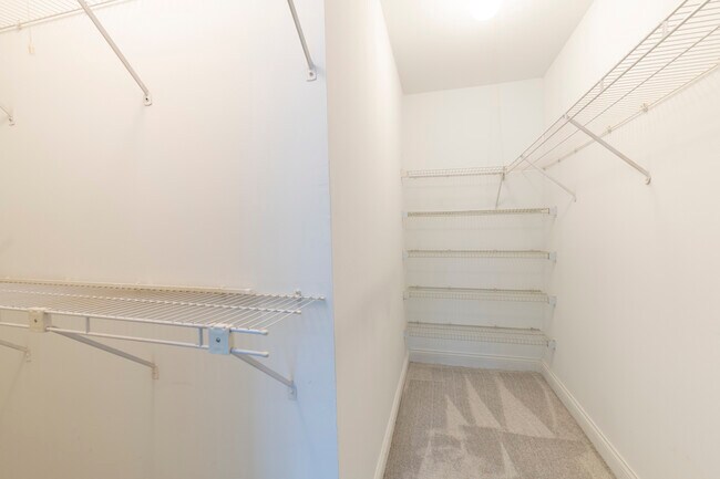 Building Photo - 43 Foxcroft Rd