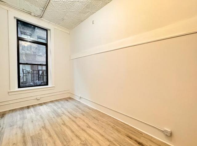 Building Photo - 3 bedroom in NEW YORK NY 10007