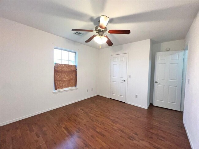 Building Photo - 2403 SW 20th St