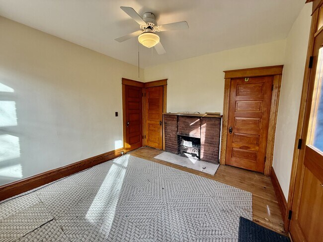 Building Photo - 1228 Bryan Ave