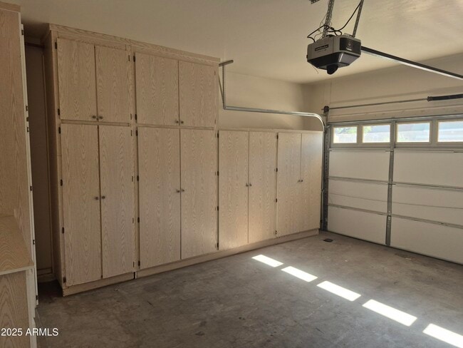 Building Photo - 3020 W Cavalry Dr