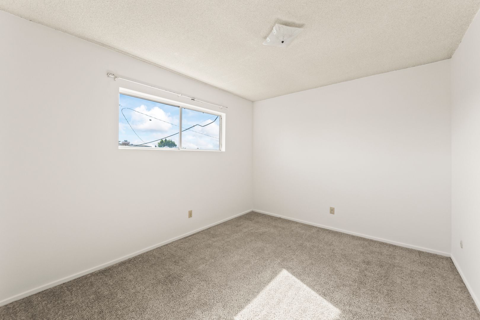 Building Photo - 9628 Lower Azusa Rd