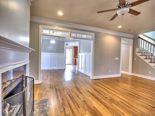 Building Photo - 975 Odessa Dr
