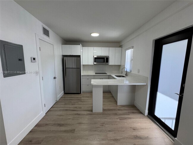 Building Photo - 1971 NW 2nd Ct