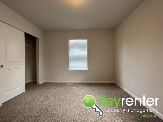 Building Photo - Must-have 3Bed/2.5Bath Lakewood Home
