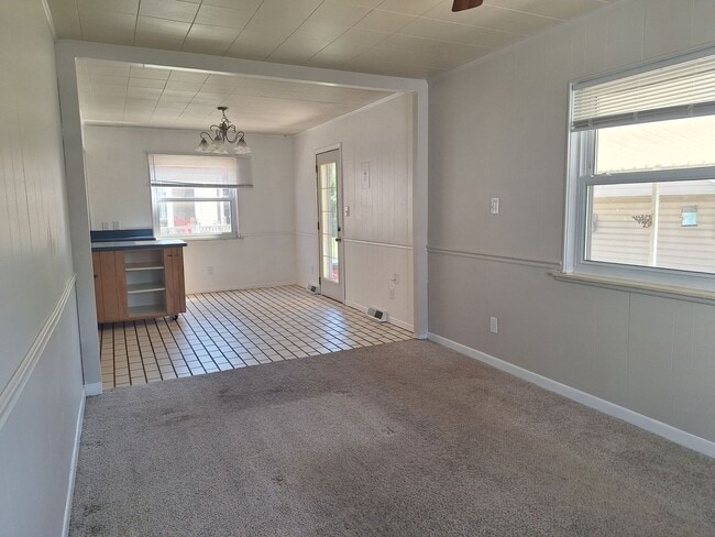 Building Photo - Charming 3 bedroom bungalow freshly updated