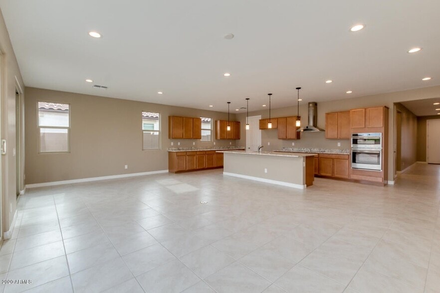 Building Photo - 17695 W Buchanan St