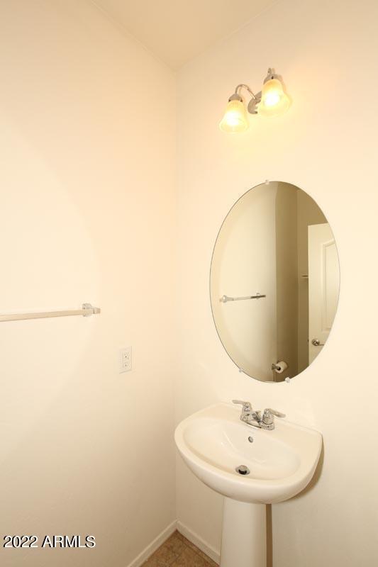 Building Photo - 4717 E Betty Elyse Ln