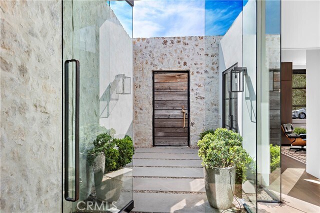 Building Photo - 624 Ramona Dr