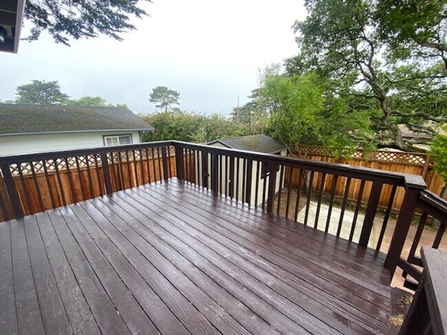 Building Photo - 340 Bishop Ave