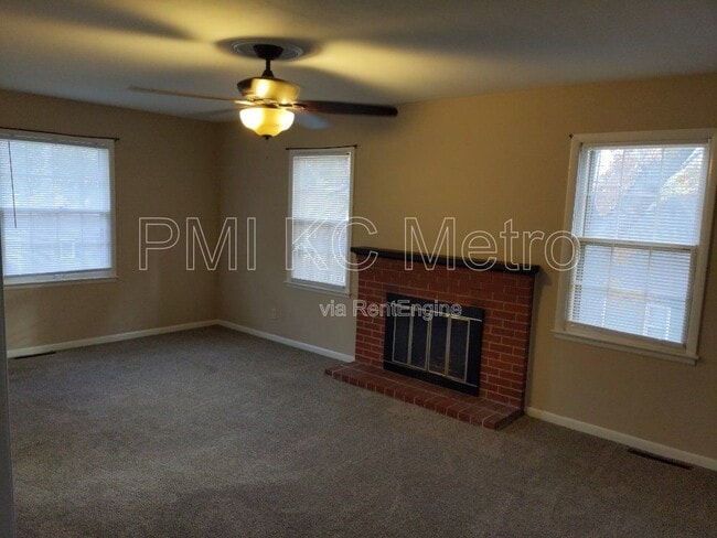 Building Photo - 3207 NE 48th Terrace