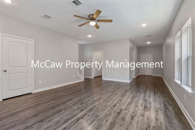 Building Photo - 5004 Colonial Ave