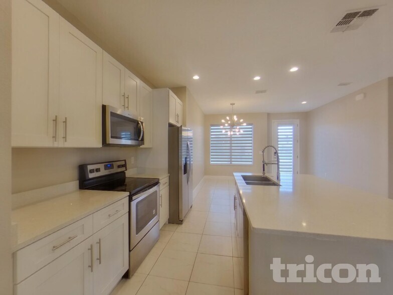 Building Photo - 2990 Galaxy St