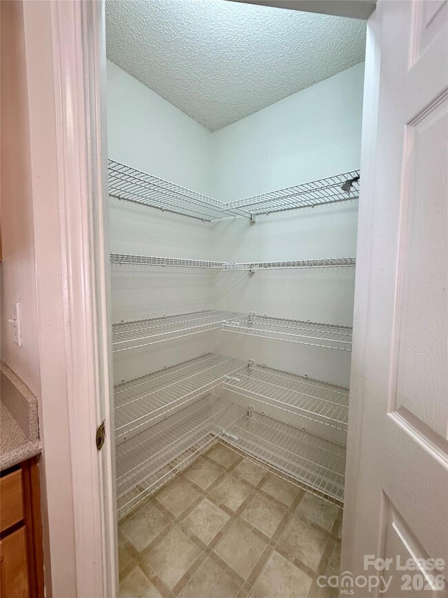 Building Photo - 5787 Dove Point Dr SW