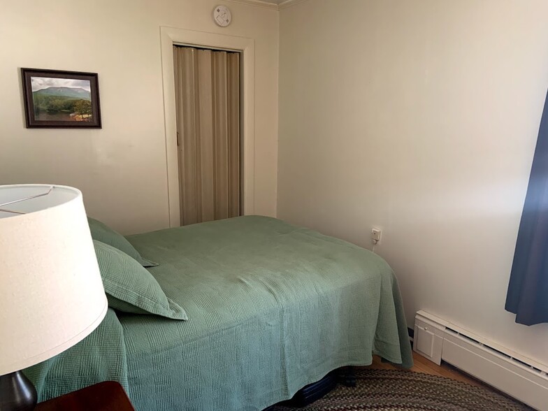 Bed Room - 11 Pierce St