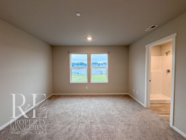 Building Photo - Light-Filled Newer Bremerton Home with Loft, Fenced Yard & 2-Car Garage