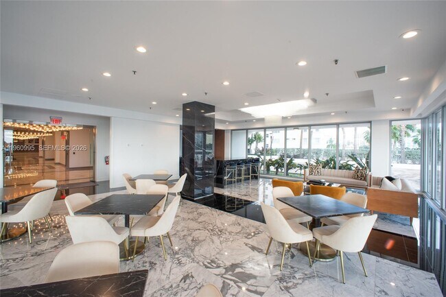 Building Photo - 11 Island Ave