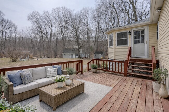 Building Photo - Refined Ranch Living in a Private Natural Setting