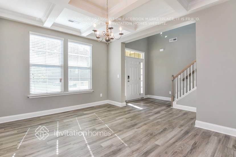 Building Photo - 42 Pearsall Farm Ln