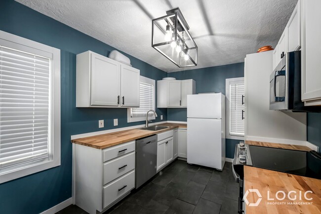 Building Photo - Spacious Home in Ogden!