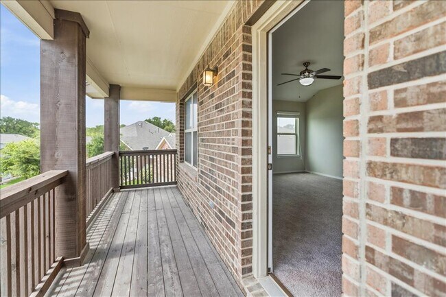Building Photo - 5600 Bonneville Bend