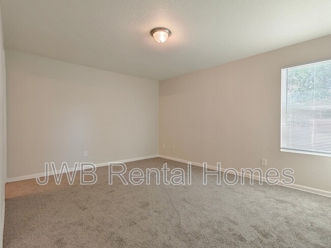 Building Photo - 8006 Dandy Ave