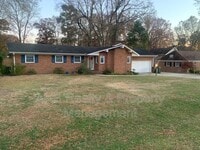 Building Photo - 2404 Blanche Dr