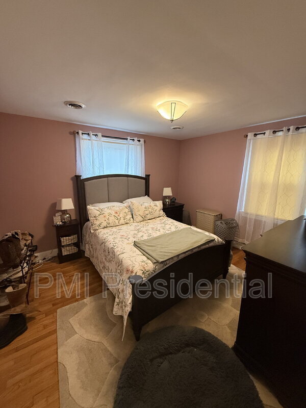 Building Photo - 7346 Edgeworth Rd