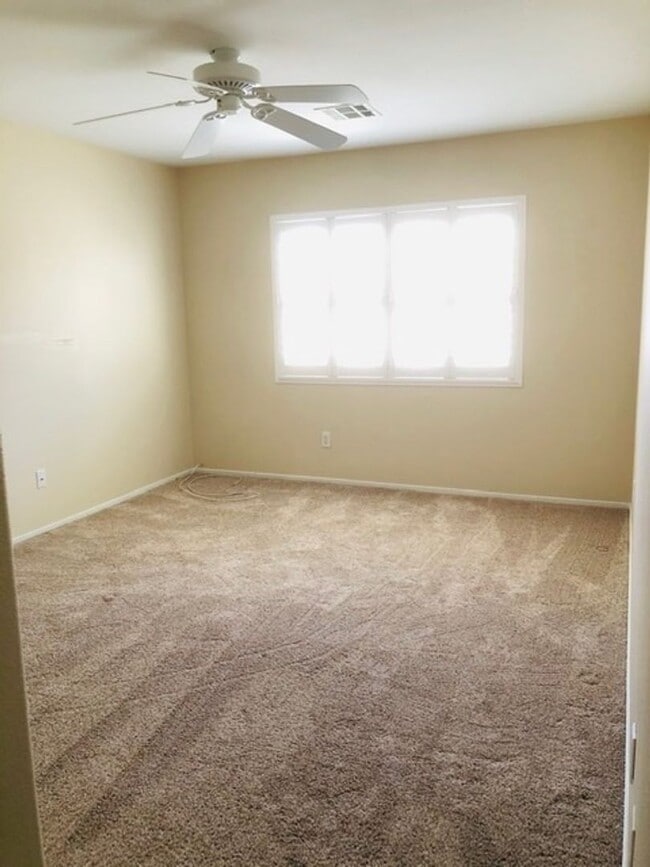 Building Photo - WONDERFUL DUAL MASTER BEDROOM TOWNHOME IN GATED "GREEN VALLEY COMMUNITY!!"