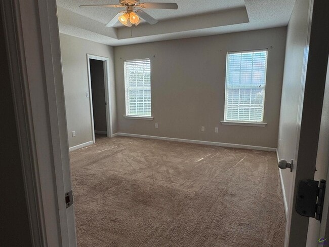 Building Photo - 105 Windmill Court