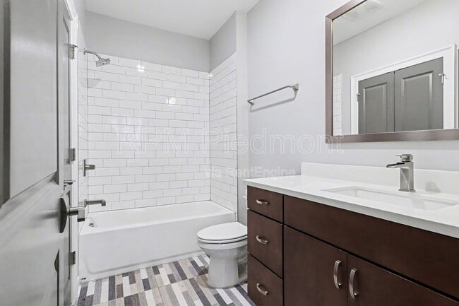 Building Photo - 383 Pratt Dr SE