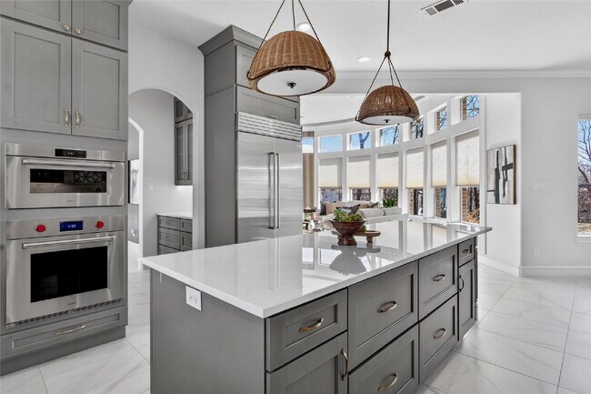 Building Photo - "Rare 5-Bedroom Estate in Guard-Gated Tour 18 on Over 1.5 Acres with Major Updates!"