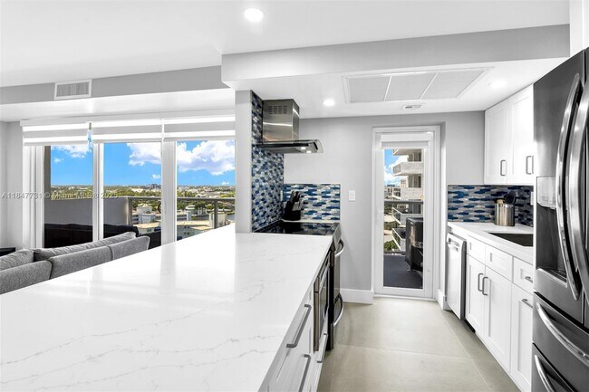 Building Photo - 2701 N Ocean Blvd