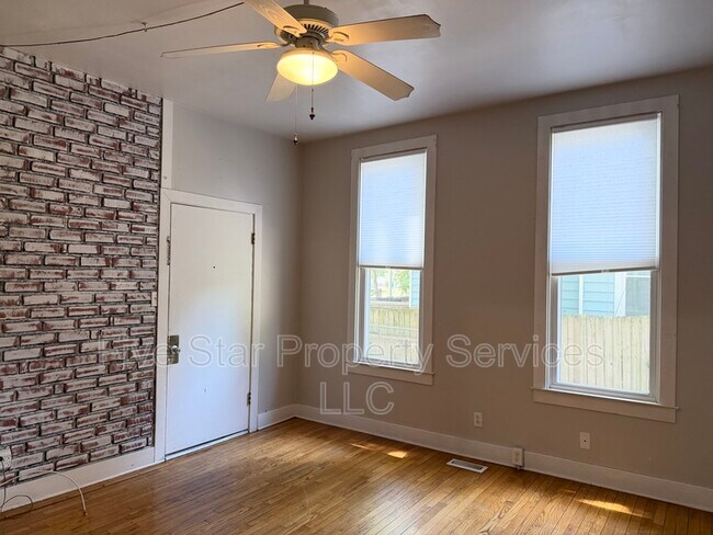 Building Photo - 109 S Walnut St