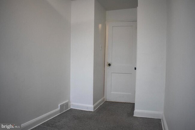 Building Photo - 7305 Woodcrest Ave