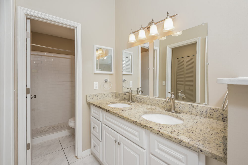 Building Photo - 1220 Regal Ridge Dr